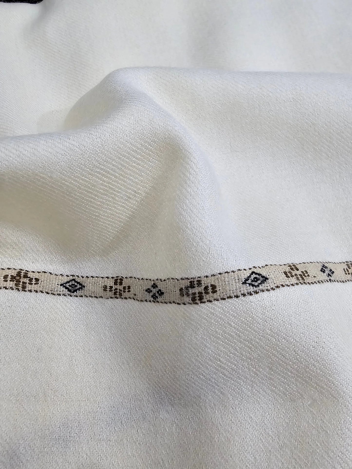 Woolen Shawl Off White - Hanliway